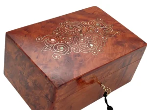 Iberian Thuya Boxe