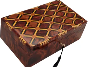 Iberian Thuya Boxe