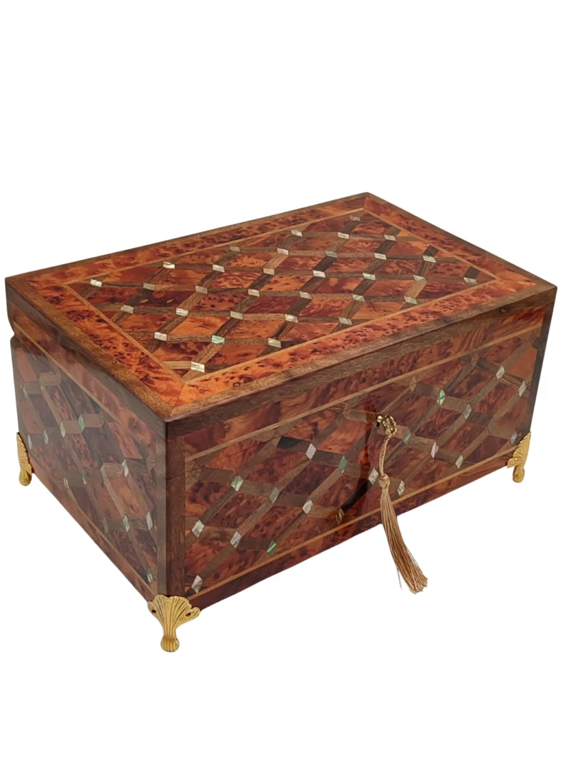 Royal thuya Box