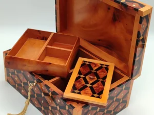 Royal thuya Box