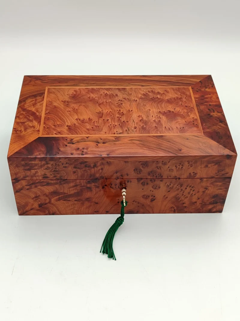 Royal thuya Box
