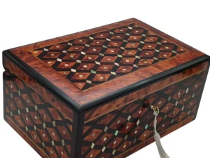 Royal thuya Box