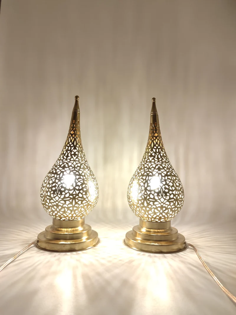 Magic_Handmade_DUO_teardrop-shaped-Lamp