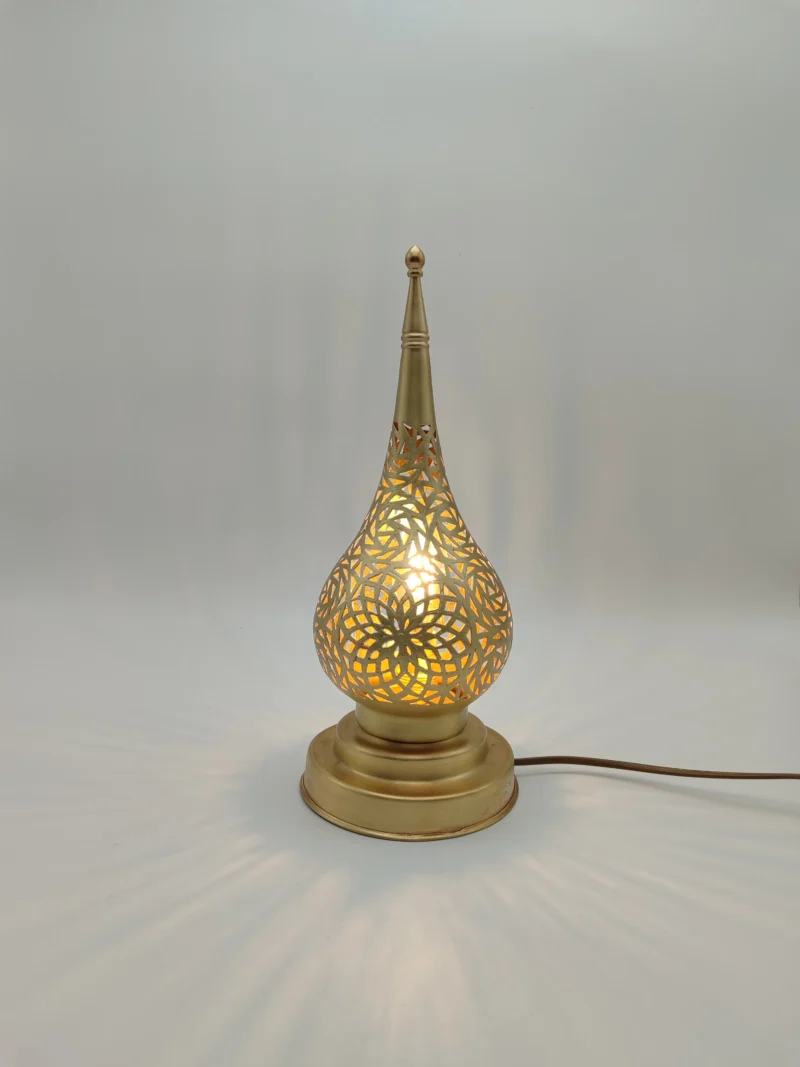 Magic_Handmade_teardrop-shaped-Lamp